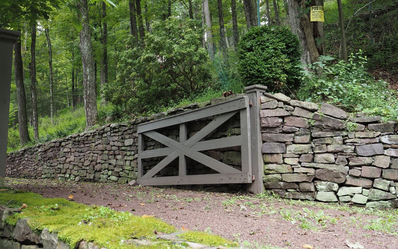 Retaining walls in Dubuque, IA by Dubuque Retaining Walls