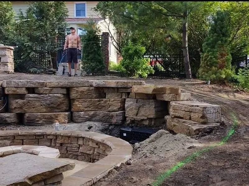 Retaining walls job near Bellevue, IA
